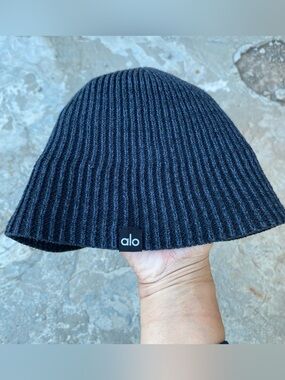 ALO Yoga Black Denim Knit Cloche Hat Ribbed One Size